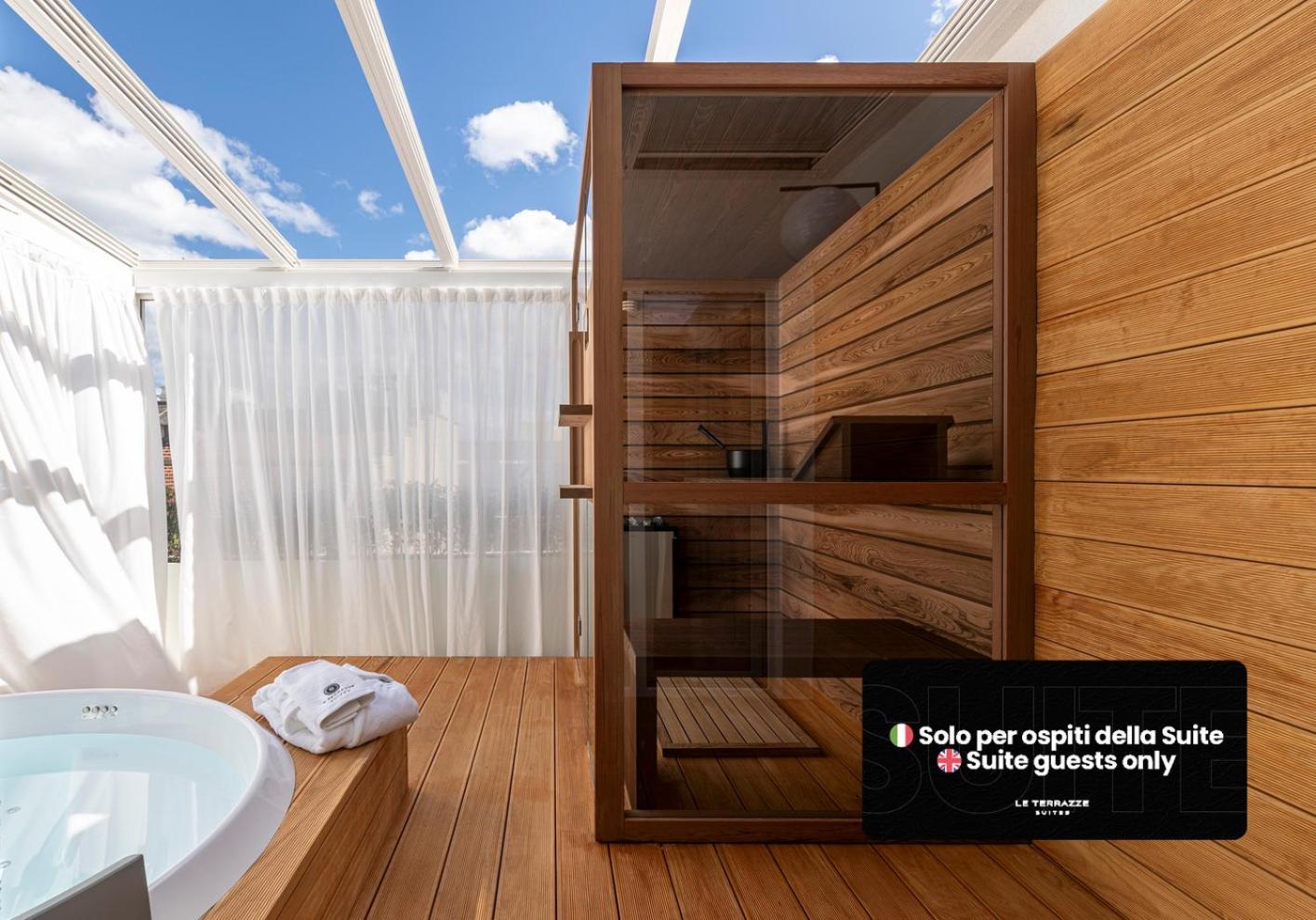 Le Terrazze Suites Bari Bagian luar foto