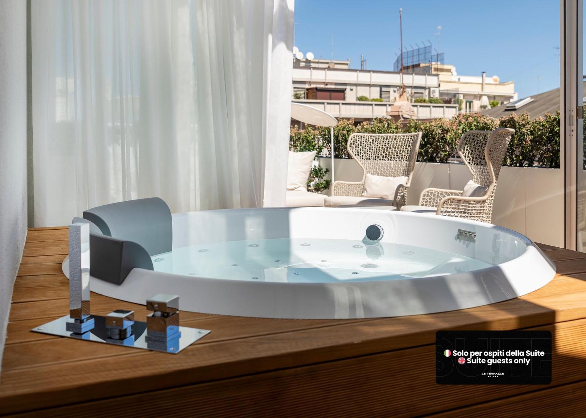 Le Terrazze Suites Bari Bagian luar foto