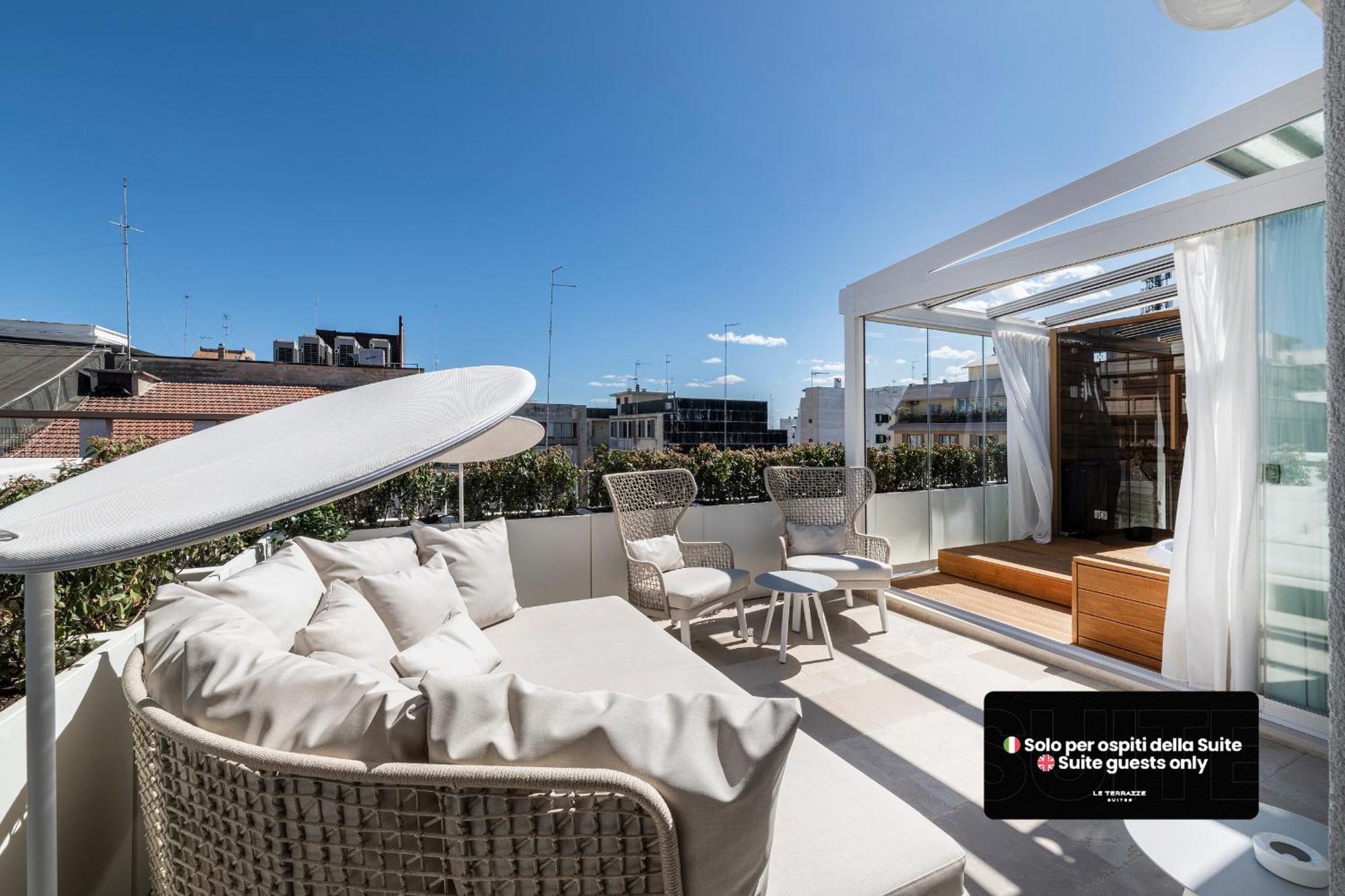 Le Terrazze Suites Bari Bagian luar foto